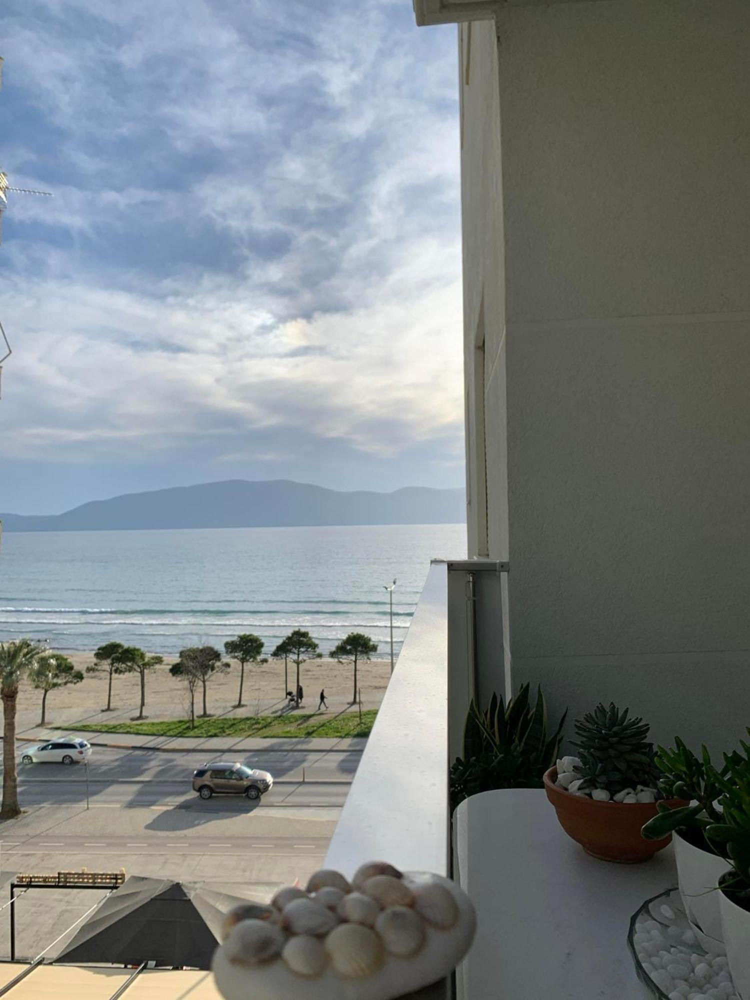 Modern Spacious 1 Bedroom Flat Next To The Beach Vlore Ngoại thất bức ảnh